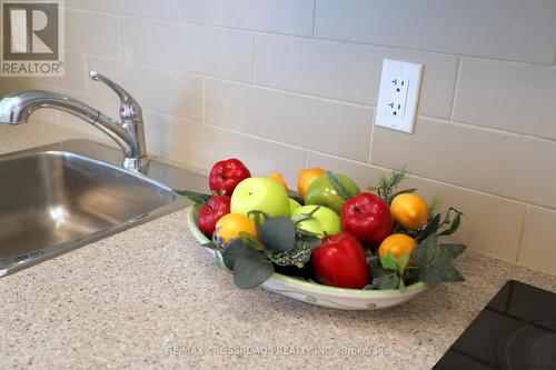 206 - 50 Ann O'Reilly Road, Toronto, ON - Indoor Photo Showing Kitchen