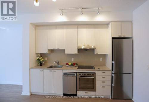 206 - 50 Ann O'Reilly Road, Toronto, ON - Indoor Photo Showing Kitchen With Stainless Steel Kitchen