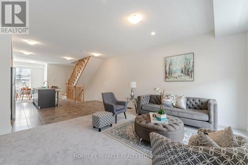 1441 Coral Springs Path, Oshawa, ON - Indoor Photo Showing Living Room