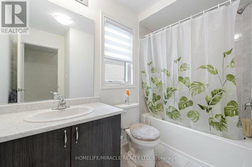 1441 Coral Springs Path, Oshawa, ON - Indoor Photo Showing Bathroom