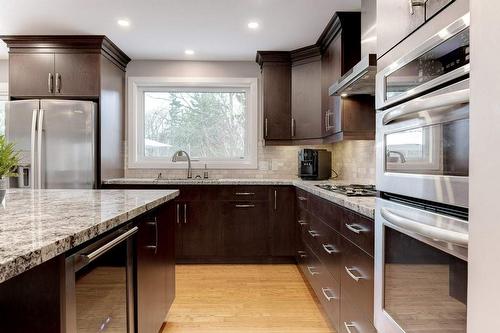 798 King Road, Burlington, ON - Indoor Photo Showing Kitchen With Upgraded Kitchen