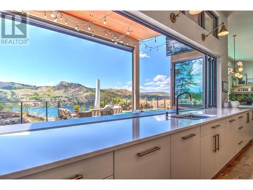 13341 Kidston Road Unit# 16, Coldstream, BC - Indoor Photo Showing Kitchen With Double Sink