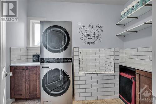 11 Phillip Drive, Ottawa, ON - Indoor Photo Showing Laundry Room