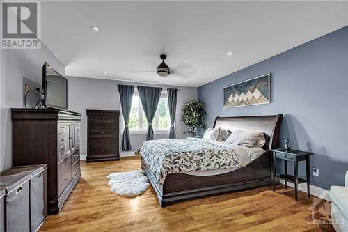 11 Phillip Drive, Ottawa, ON - Indoor Photo Showing Bedroom