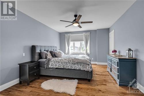 11 Phillip Drive, Ottawa, ON - Indoor Photo Showing Bedroom