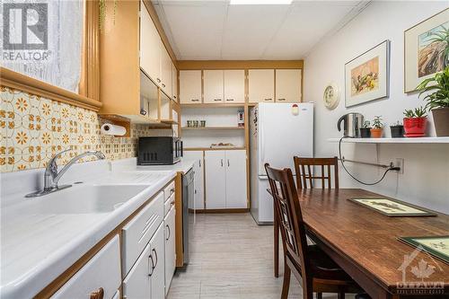 14 Somerset Street W, Ottawa, ON - Indoor Photo Showing Kitchen