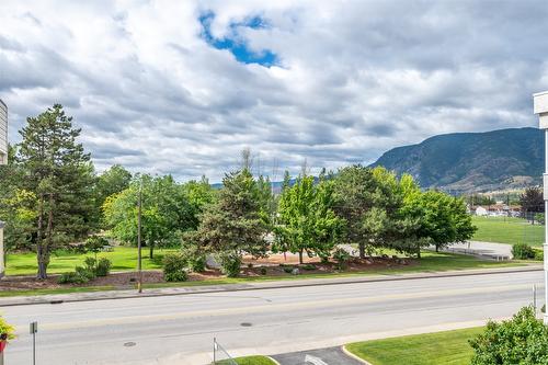 302-187 Warren Avenue, Penticton, BC - Outdoor With View