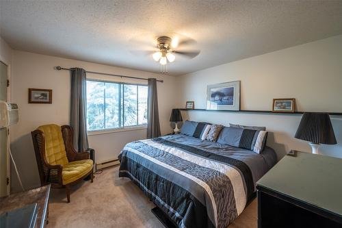 302-187 Warren Avenue, Penticton, BC - Indoor Photo Showing Bedroom