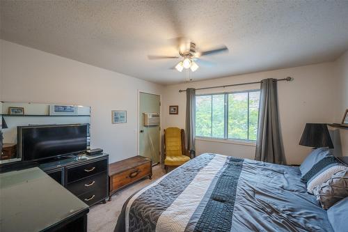 302-187 Warren Avenue, Penticton, BC - Indoor Photo Showing Bedroom