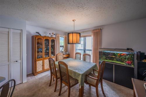 302-187 Warren Avenue, Penticton, BC - Indoor Photo Showing Dining Room