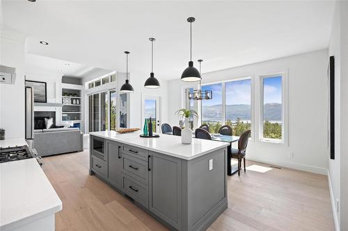 2803 Copper Ridge Drive, West Kelowna, BC - Indoor Photo Showing Kitchen With Upgraded Kitchen