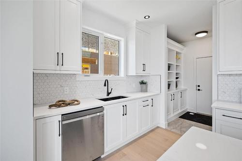 2803 Copper Ridge Drive, West Kelowna, BC - Indoor Photo Showing Kitchen