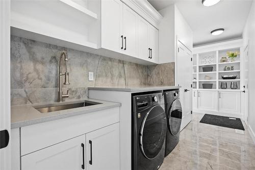 2803 Copper Ridge Drive, West Kelowna, BC - Indoor Photo Showing Laundry Room