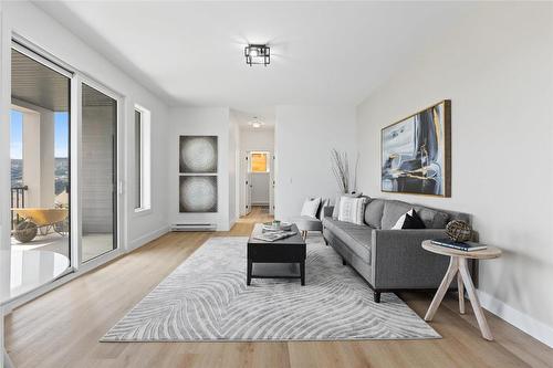 2803 Copper Ridge Drive, West Kelowna, BC - Indoor Photo Showing Living Room