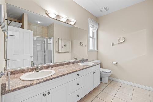 1094 Aubrey Road, West Kelowna, BC - Indoor Photo Showing Bathroom