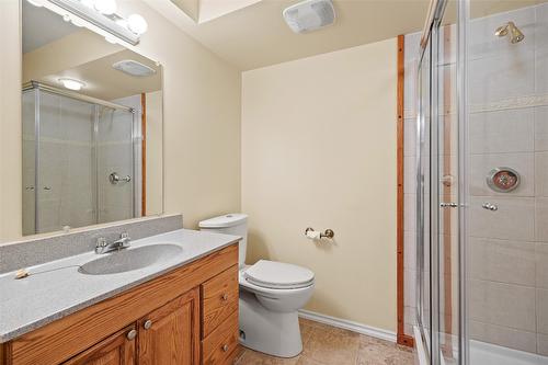 1094 Aubrey Road, West Kelowna, BC - Indoor Photo Showing Bathroom