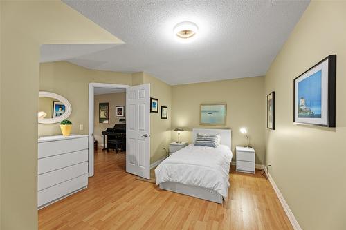 12-3775 Springbrook Road, Kelowna, BC - Indoor Photo Showing Bedroom