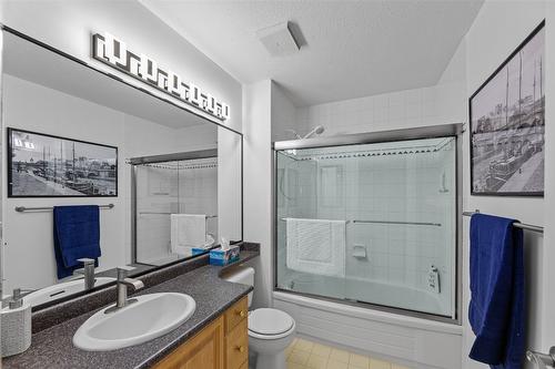 12-3775 Springbrook Road, Kelowna, BC - Indoor Photo Showing Bathroom