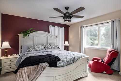 140-2220 Shannon Ridge Drive, West Kelowna, BC - Indoor Photo Showing Bedroom