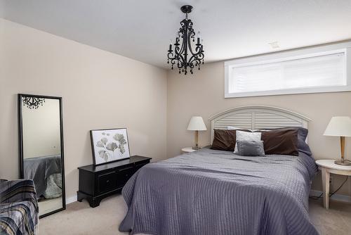 140-2220 Shannon Ridge Drive, West Kelowna, BC - Indoor Photo Showing Bedroom