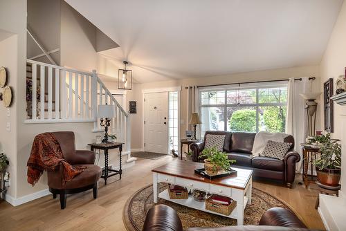 140-2220 Shannon Ridge Drive, West Kelowna, BC - Indoor Photo Showing Living Room