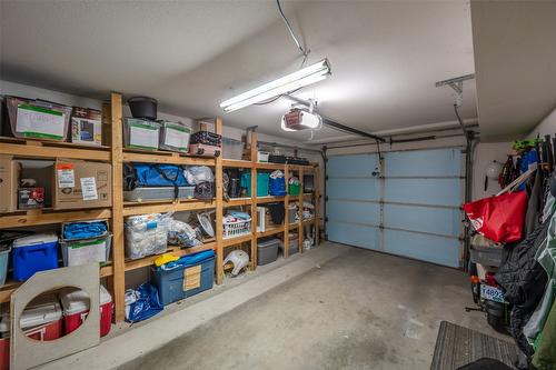 146-3153 Paris Street, Penticton, BC - Indoor Photo Showing Garage