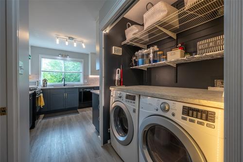 146-3153 Paris Street, Penticton, BC - Indoor Photo Showing Laundry Room