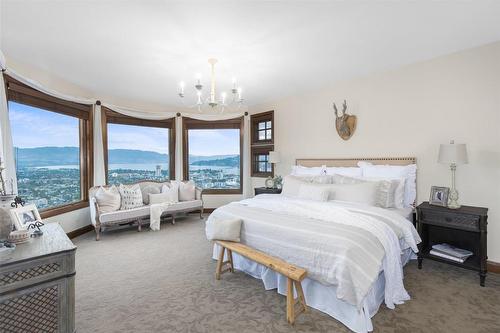 1113 Parkbluff Lane, Kelowna, BC - Indoor Photo Showing Bedroom