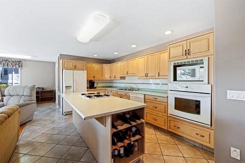 800 Westpoint Drive, Kelowna, BC - Indoor Photo Showing Kitchen With Double Sink