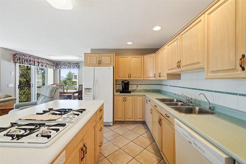 800 Westpoint Drive, Kelowna, BC - Indoor Photo Showing Kitchen With Double Sink