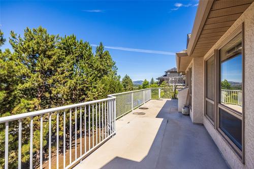 800 Westpoint Drive, Kelowna, BC - Outdoor With Exterior