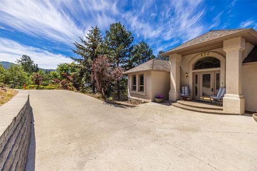 800 Westpoint Drive, Kelowna, BC - Outdoor