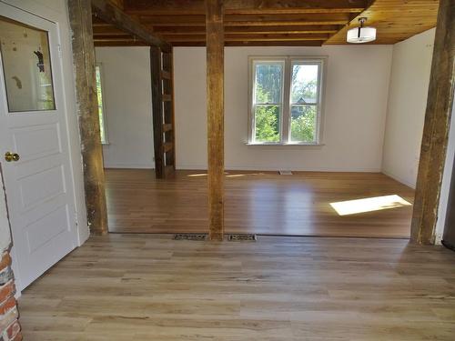 2062 Sixth Avenue, Rossland, BC - Indoor Photo Showing Other Room