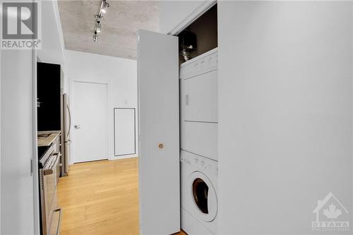 354 Gladstone Avenue Unit#301, Ottawa, ON - Indoor Photo Showing Laundry Room