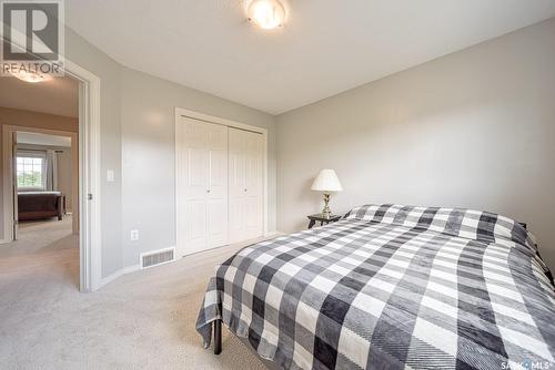 54 3101 Tregarva Drive E, Regina, SK - Indoor Photo Showing Bedroom