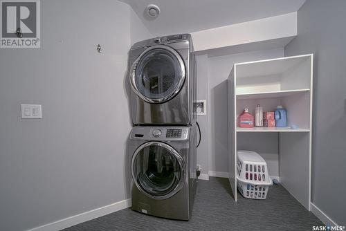 54 3101 Tregarva Drive E, Regina, SK - Indoor Photo Showing Laundry Room