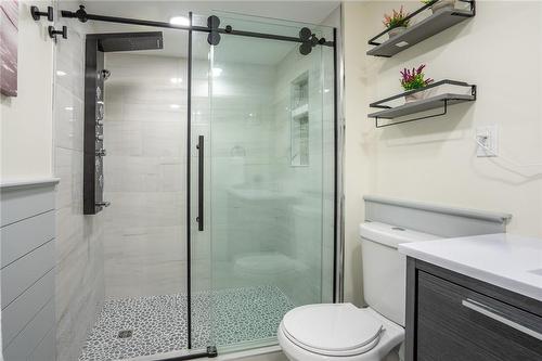 2369 Shropshire Place, Burlington, ON - Indoor Photo Showing Bathroom