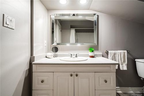 5182 Pinedale Avenue, Burlington, ON - Indoor Photo Showing Bathroom