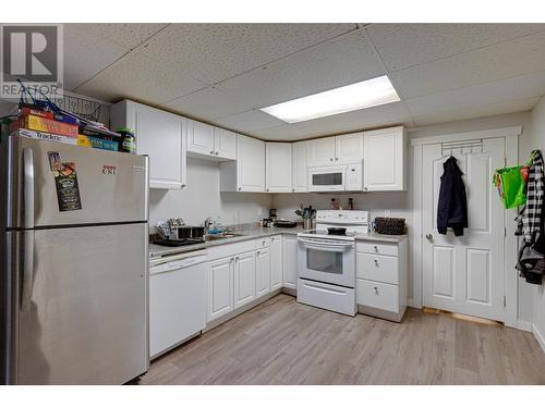 7737 Loyola Drive, Prince George, BC - Indoor Photo Showing Kitchen