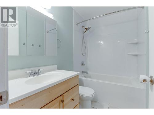 7737 Loyola Drive, Prince George, BC - Indoor Photo Showing Bathroom