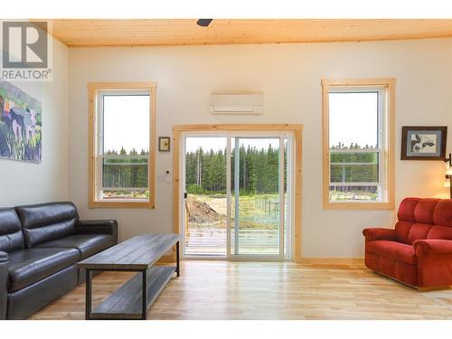 143 Elderberry Street, Kitimat, BC - Indoor Photo Showing Living Room