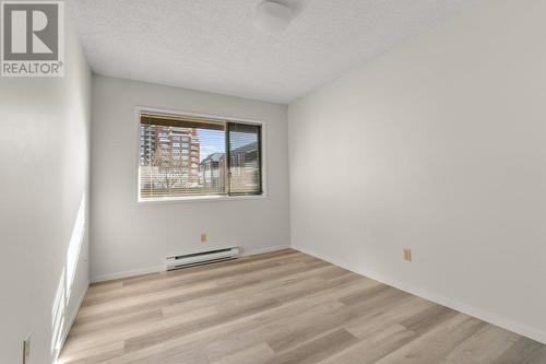 1056 Bernard Avenue Unit# 205, Kelowna, BC - Indoor Photo Showing Other Room