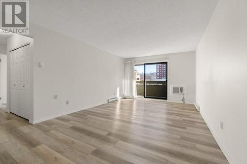 1056 Bernard Avenue Unit# 205, Kelowna, BC - Indoor Photo Showing Other Room