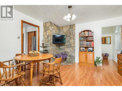 6775 L&A Road, Vernon, BC - Indoor Photo Showing Dining Room