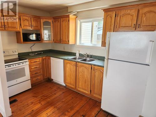 17 Mcfarlane Street, St. John'S, NL - Indoor Photo Showing Kitchen With Double Sink