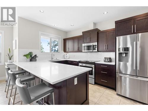 971 Monashee Place Unit# 16, Kelowna, BC - Indoor Photo Showing Kitchen With Stainless Steel Kitchen With Upgraded Kitchen