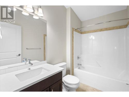 971 Monashee Place Unit# 16, Kelowna, BC - Indoor Photo Showing Bathroom