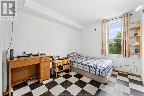 469 Langlois Avenue, Windsor, ON - Indoor Photo Showing Bedroom