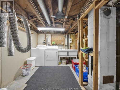 1237 Laurendeau, Windsor, ON - Indoor Photo Showing Laundry Room