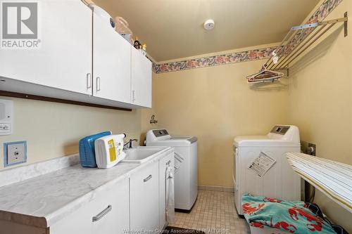 1000 Riverdale, Windsor, ON - Indoor Photo Showing Laundry Room